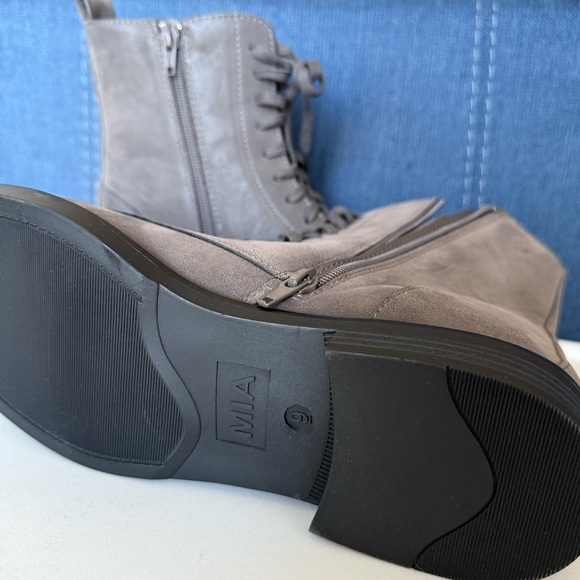 NWOT MIA Lace-Up Ankle Booties - Picture 2 of 5